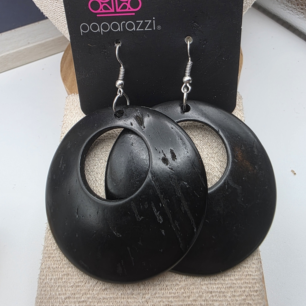 Paparazzi Elegant Black Disc Earrings (770)